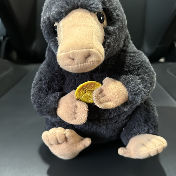 The Noble Collection Fantastic Beasts Niffler Plush - Picture 5 of 6